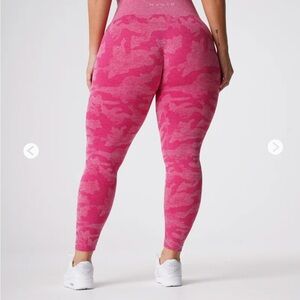 Fuschia seamless camo leggings